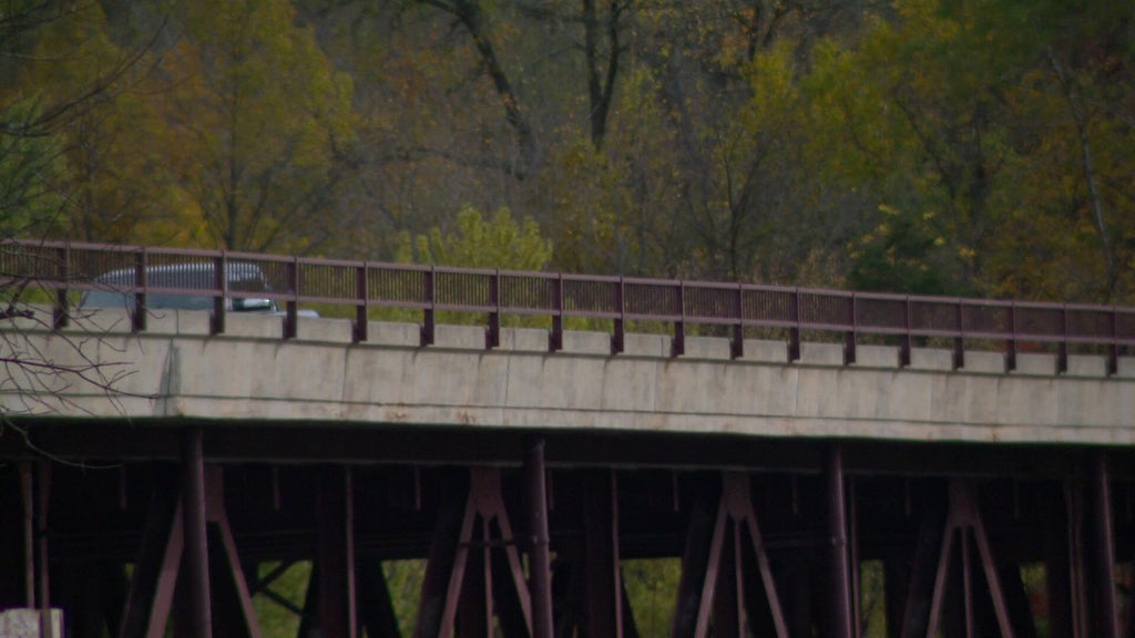 Businesses near Osceola brace as Highway 243 bridge set to close — WCCO / CBS Minnesota, Hastings Business news