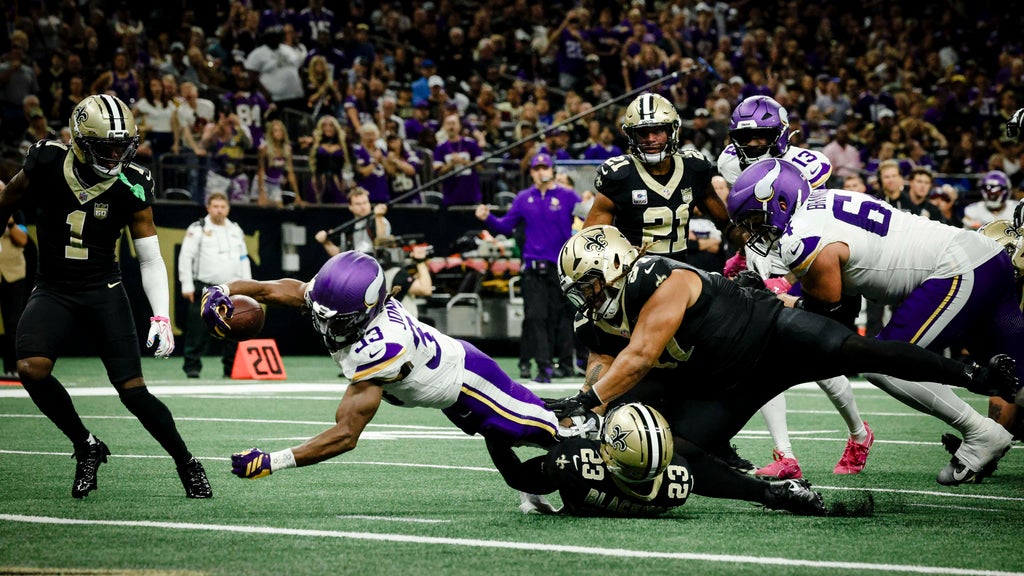 Jefferson, Jones, Murray all produce to help the unbeaten Vikings top Saints 23-13 — WCCO / CBS Minnesota, Hastings Sports news