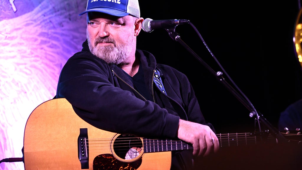 Zac Brown Band founding member raising awareness of ALS with "Hop on a Cure" nonprofit — WCCO / CBS Minnesota, Hastings Community news