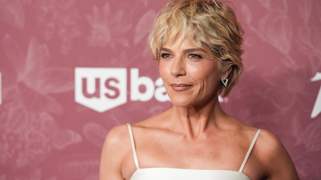 Actress Selma Blair arraigned following arrest for incident related to flight from LAX to JFK — WCCO / CBS Minnesota, Hastings Health news