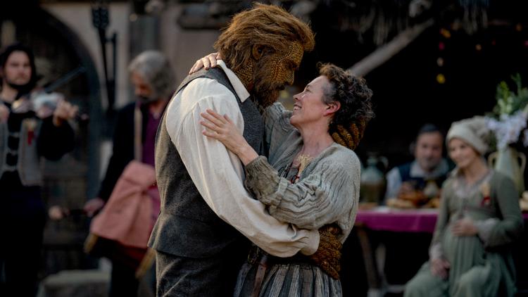 Oscar winner Olivia Colman, Emmy winner Alexander Skarsgård preview unconventional romance 'Wicker' — KARE 11 Entertainment, Hastings Arts news