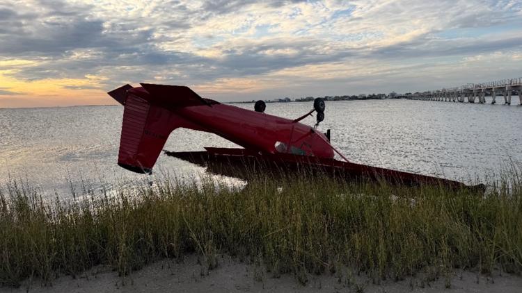 Pilot walks away uninjured after small plane runs off runway in Galveston, police say — KHOU 11 (Houston), Hastings Community news