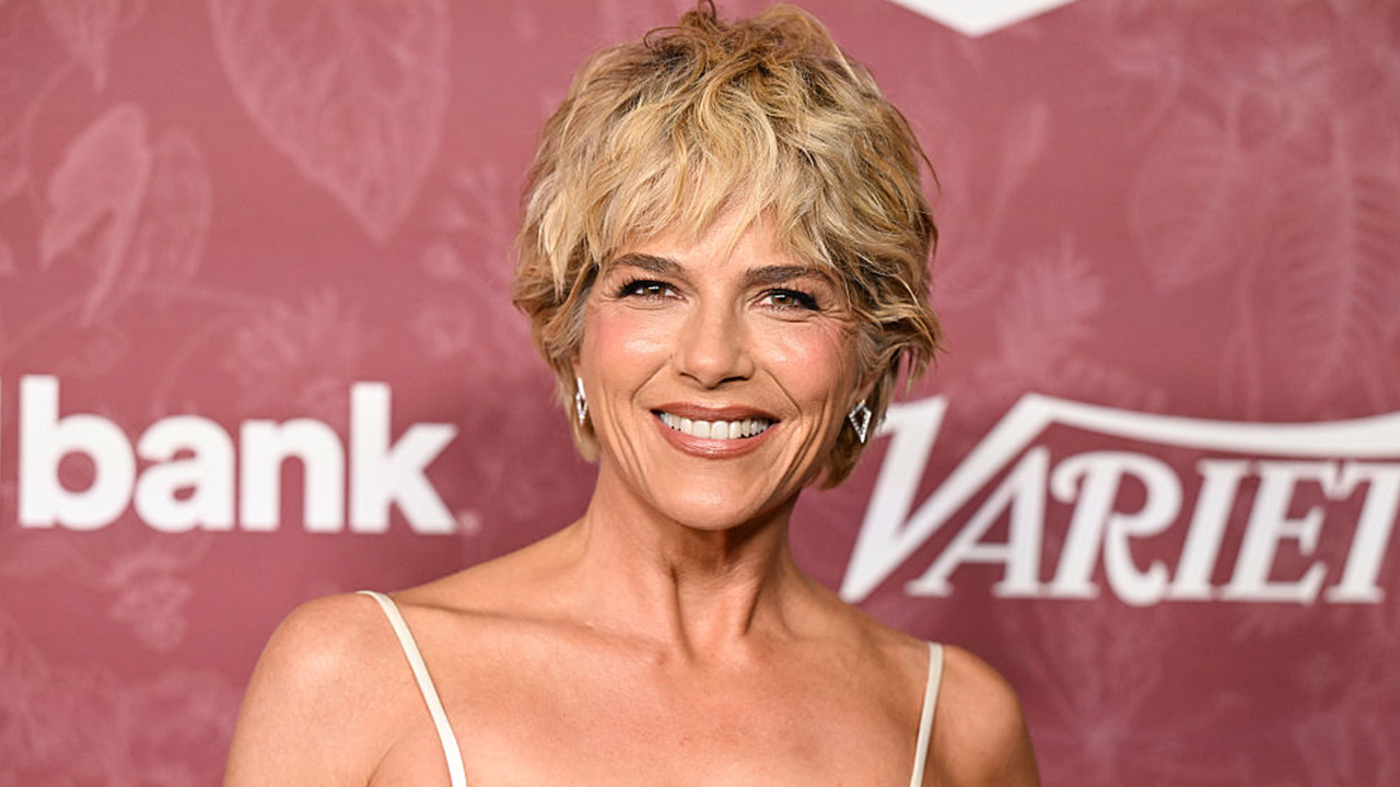 Selma Blair arrested, taken to hospital after allegedly attacking flight attendants — FOX 9, Hastings Health news